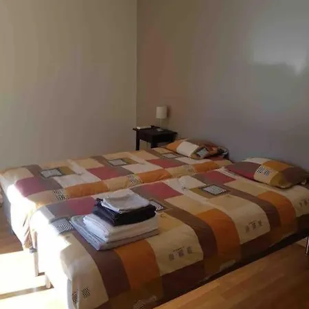 Villa Familiale Dans Un Quartier Résidentiel