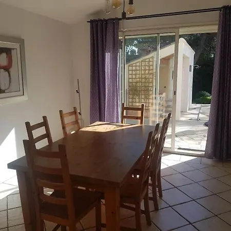 Familiale Dans Un Quartier Residentiel * Saint-Raphaël